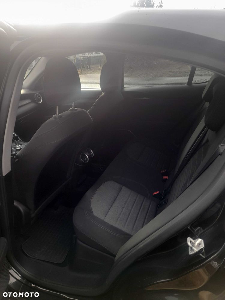 Alfa Romeo Stelvio - 5