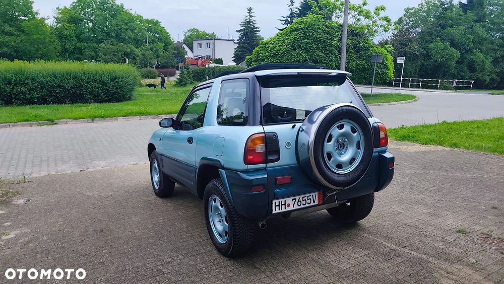 Toyota RAV4 2.0 GLi - 22