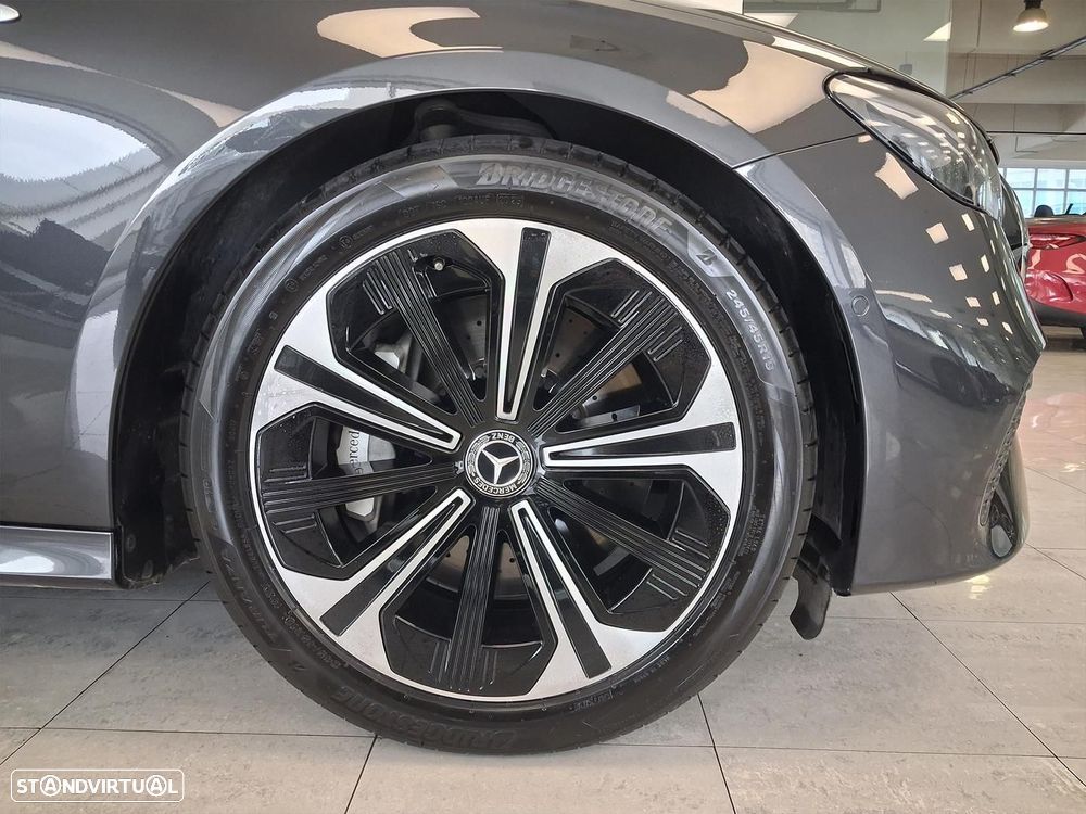 Mercedes-Benz E 300 e Avantgarde - 4