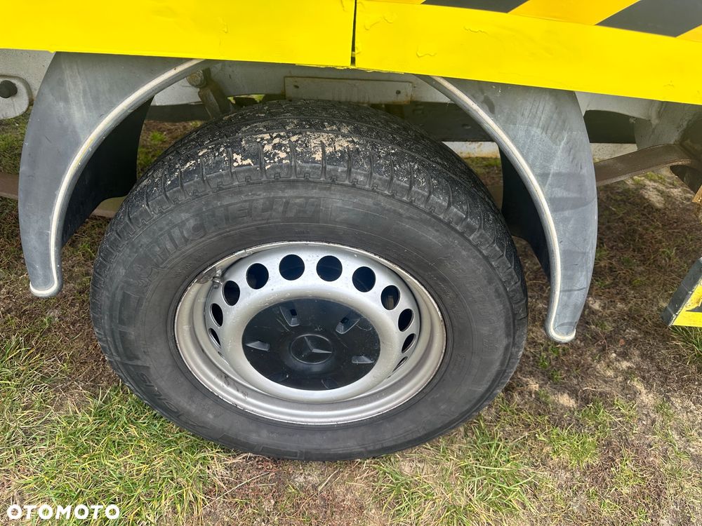 Mercedes-Benz Sprinter - 11