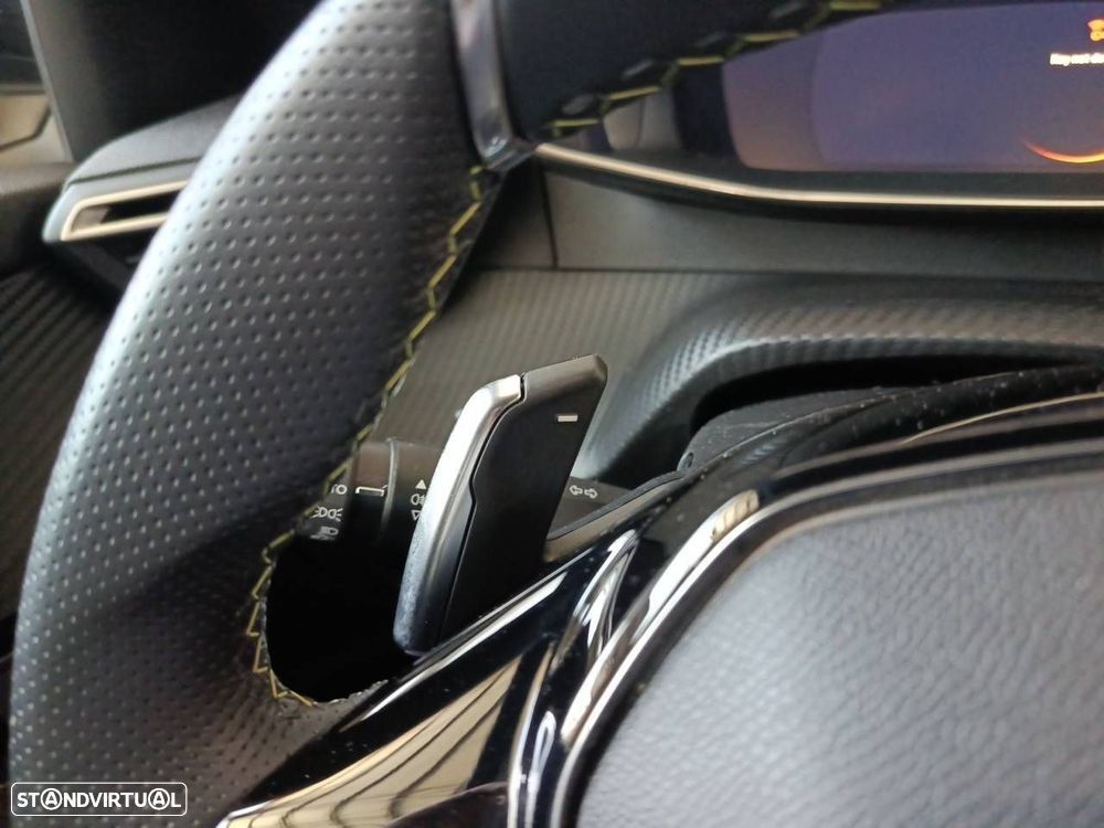 Peugeot 2008 1.2 PureTech GT EAT8 - 14