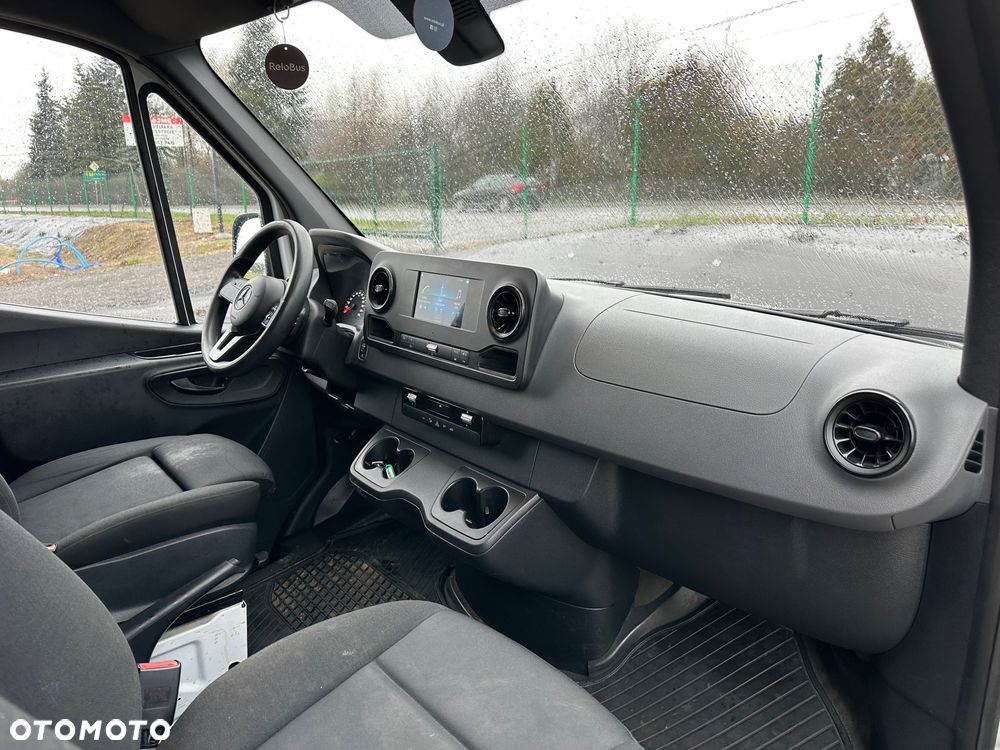 Mercedes-Benz Sprinter - 22