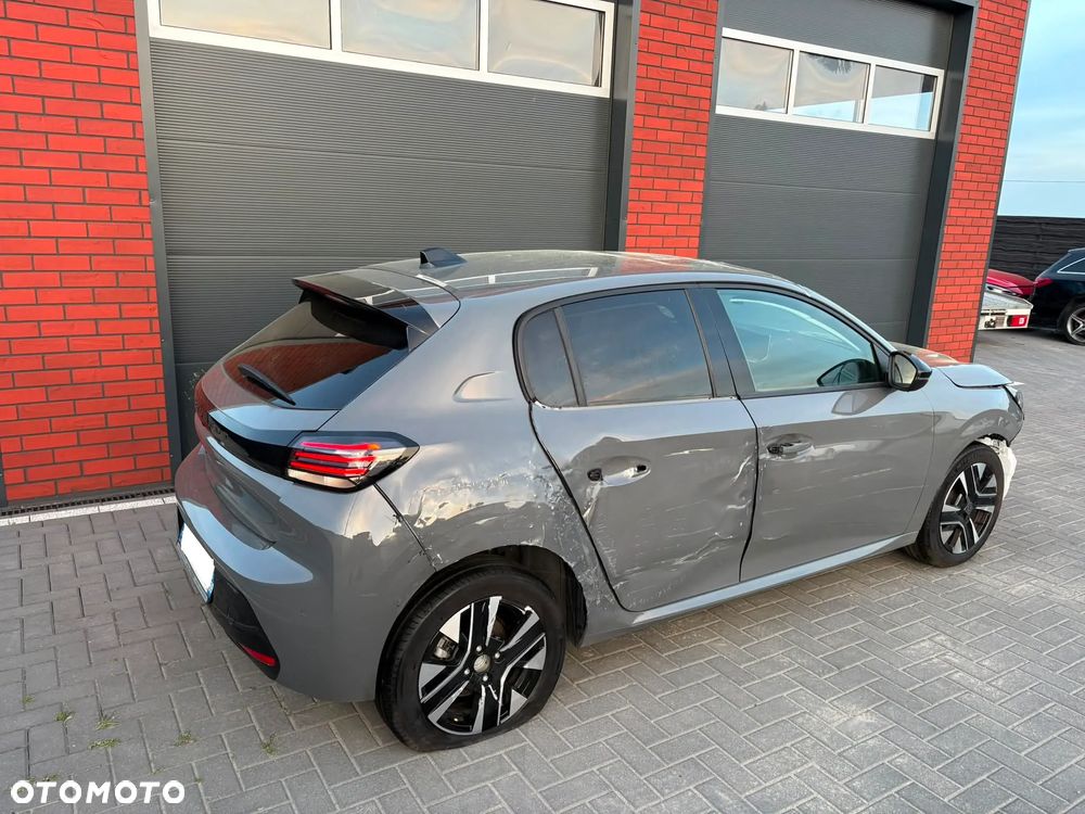 Peugeot 208 - 37