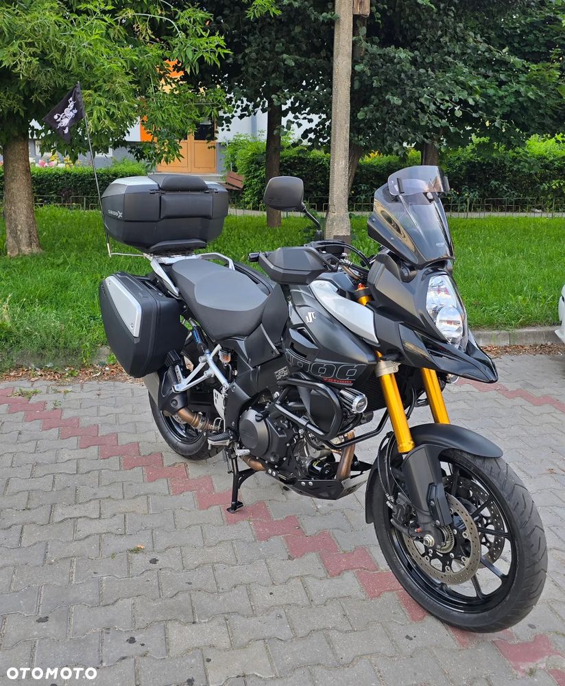 Suzuki V-STROM - 1