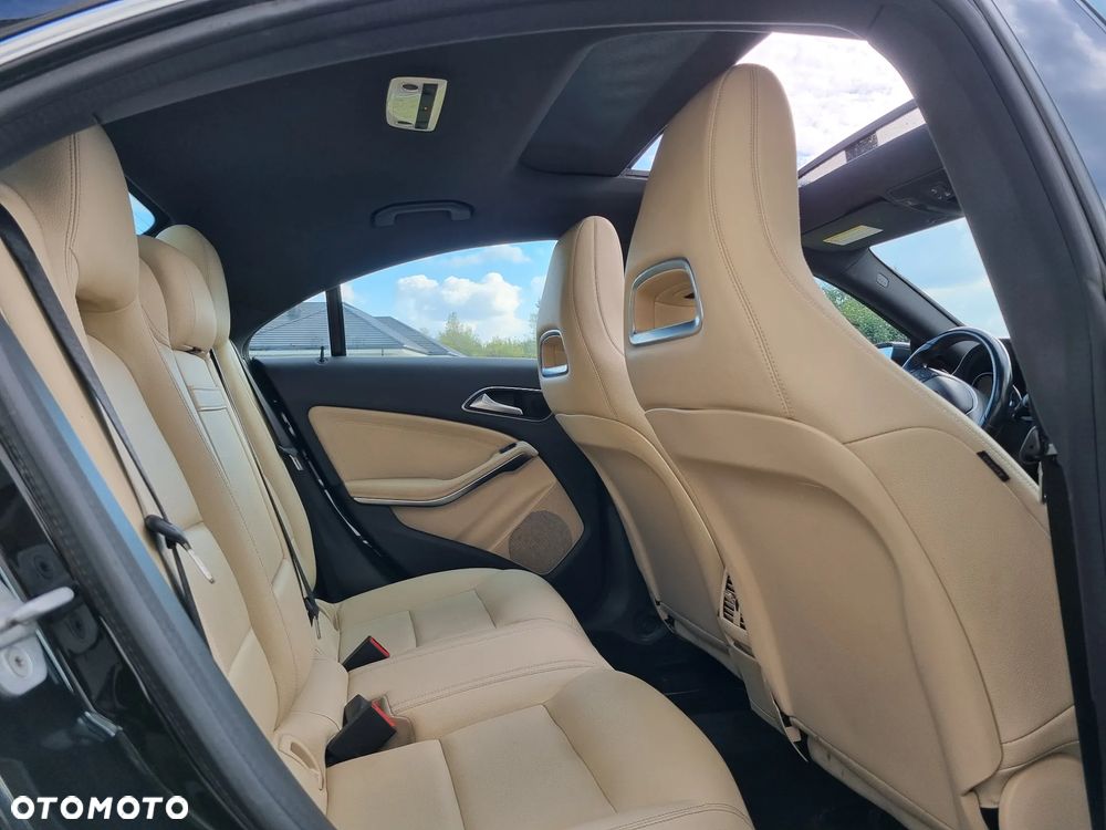 Mercedes-Benz CLA 250 Sport 7G-DCT - 8