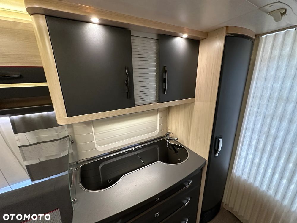 Hobby 460 UFE DE LUX EDITION z napędem i markizą pompowaną. - 19