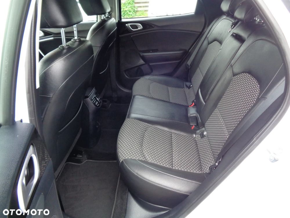 Kia XCeed 1.5 T-GDI Business Line DCT - 20