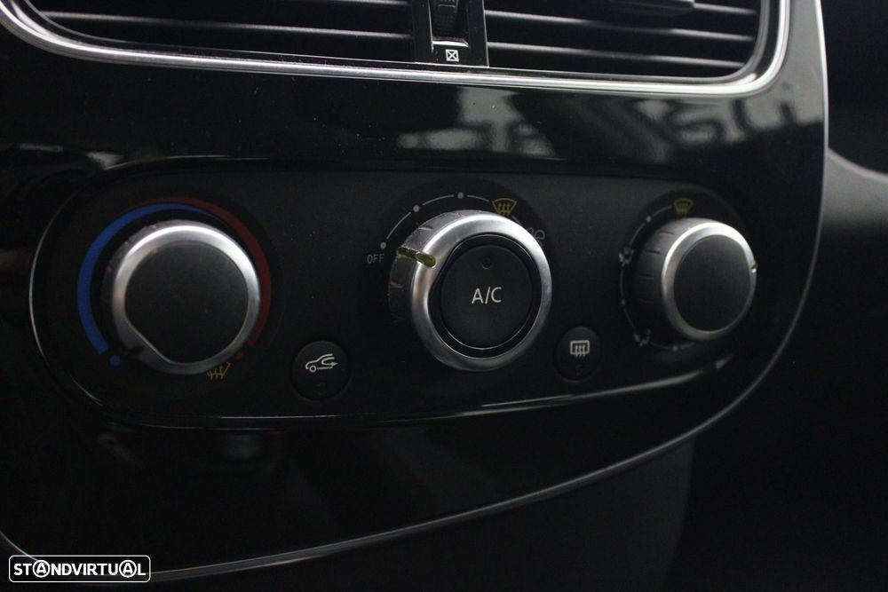 Renault Clio - 25