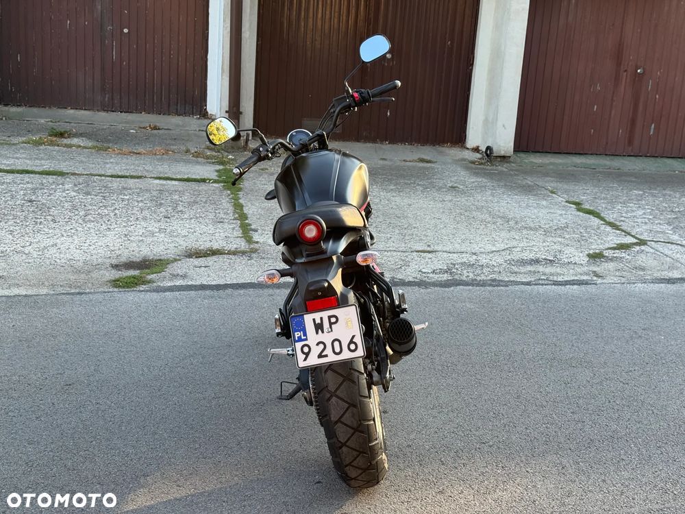 Yamaha XSR - 7