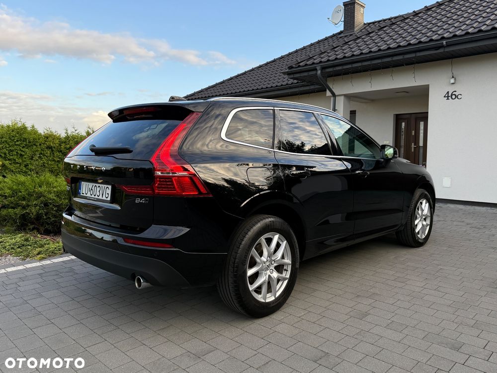 Volvo XC 60 B4 D AWD Momentum Pro - 2