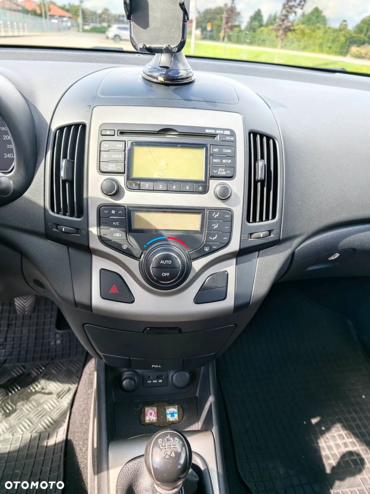 Hyundai i30 1.6 Comfort - 11