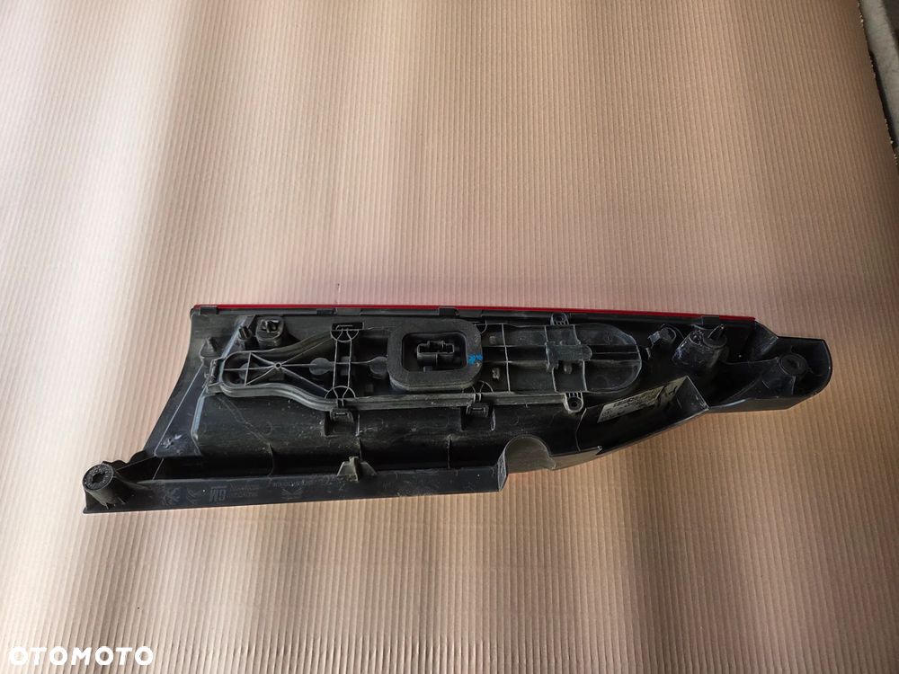 Lampa tylna prawa Citroen Berlingo IV - 8