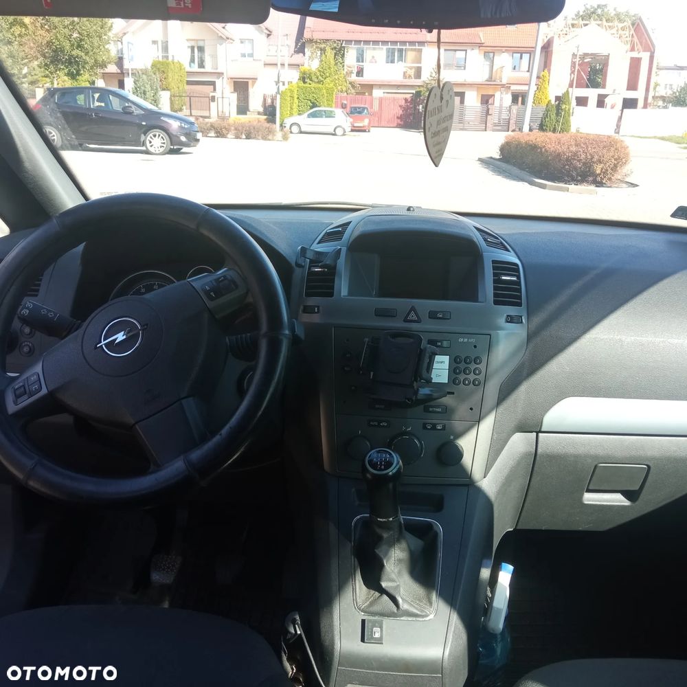 Opel Zafira 1.8 - 10