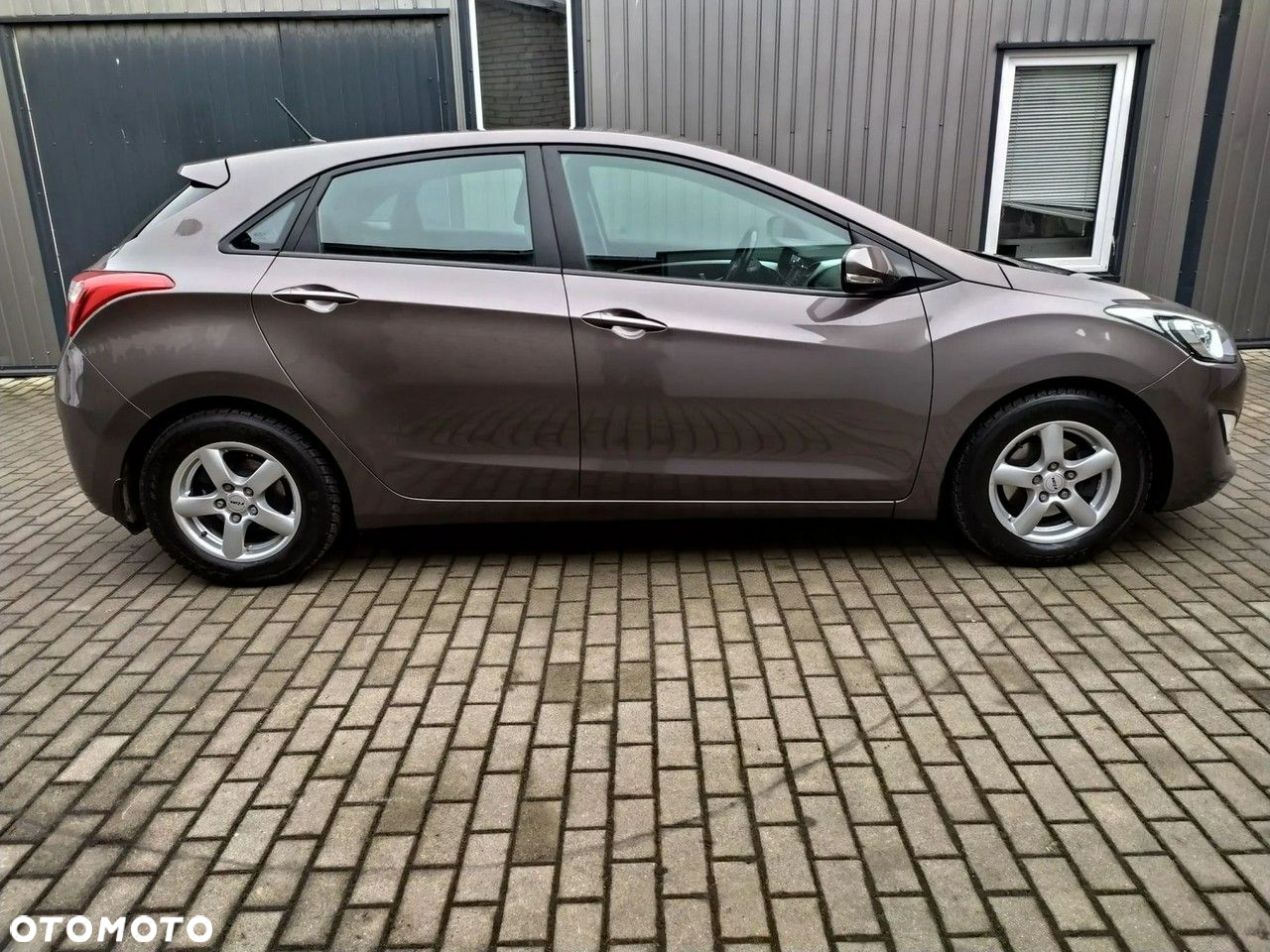 Hyundai i30 1.6 GDI BlueDrive Classic + - 8