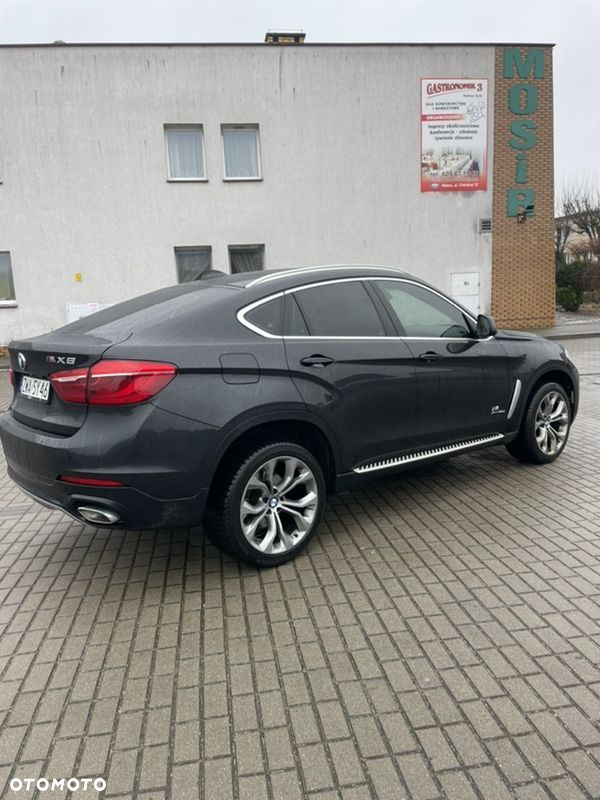 BMW X6 xDrive40d - 27