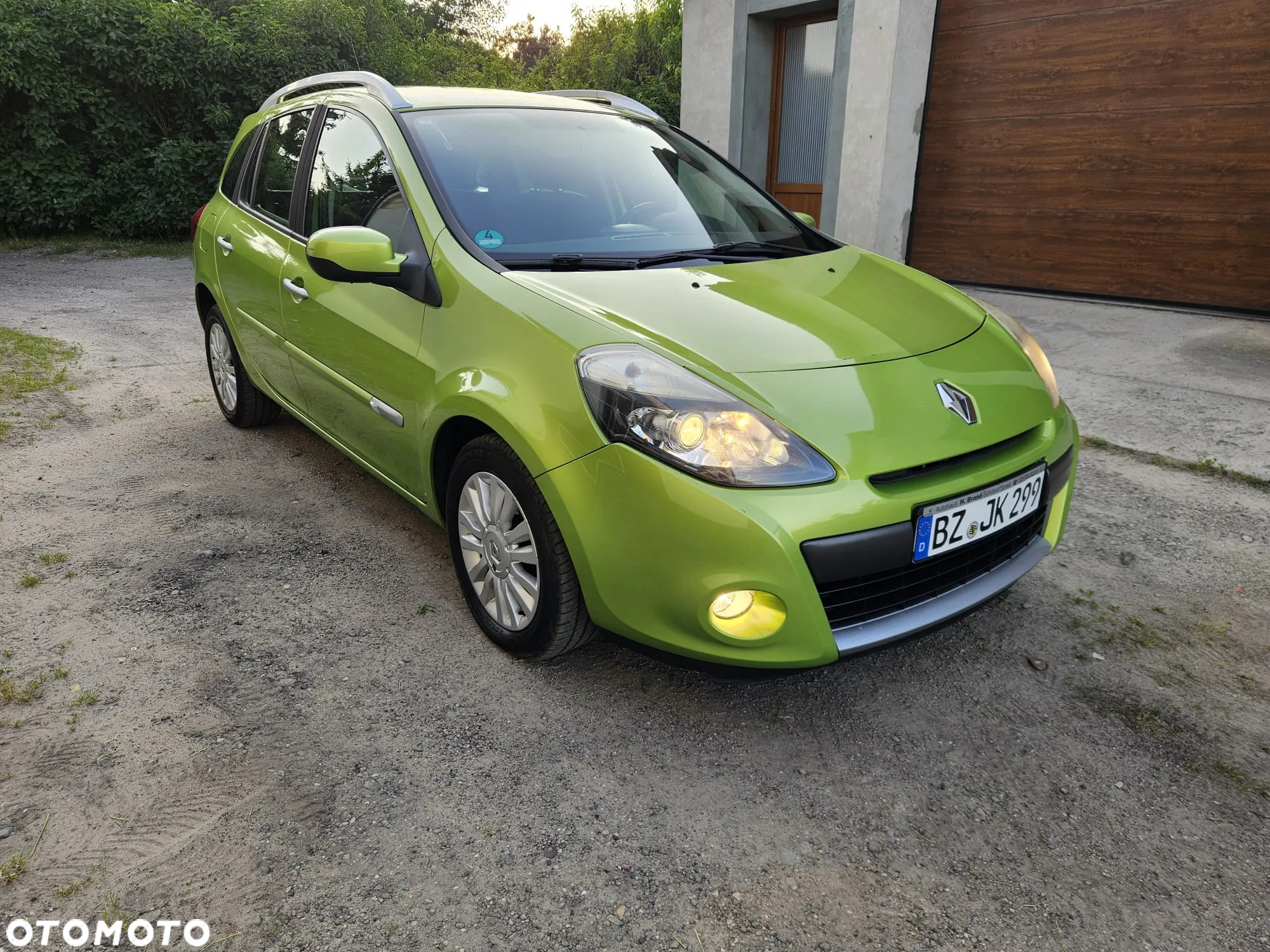 Renault Clio 1.2 16V 75 Grandtour Expression - 2