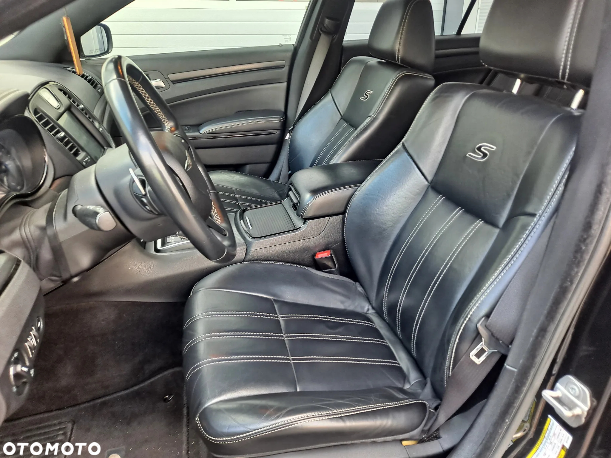 Chrysler 300s - 26