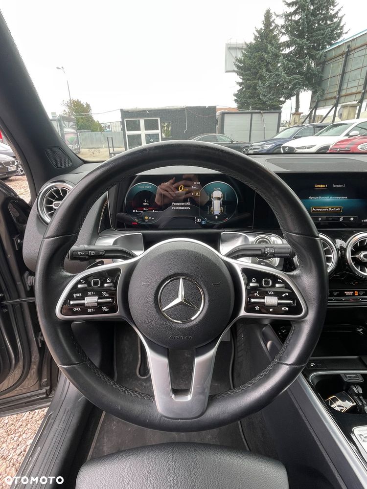 Mercedes-Benz GLB - 16