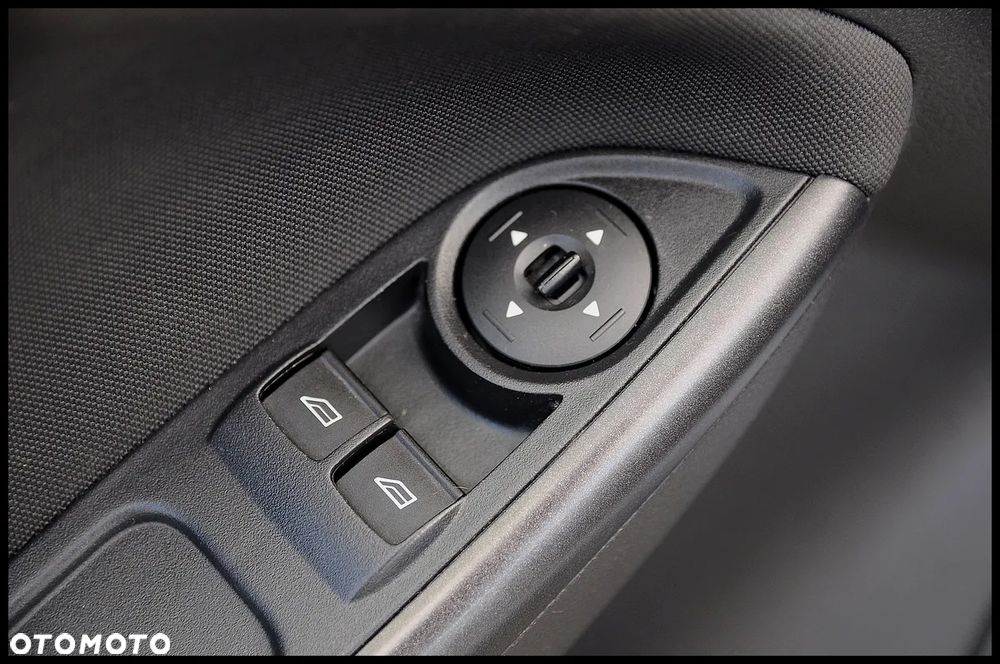 Ford Focus - 30