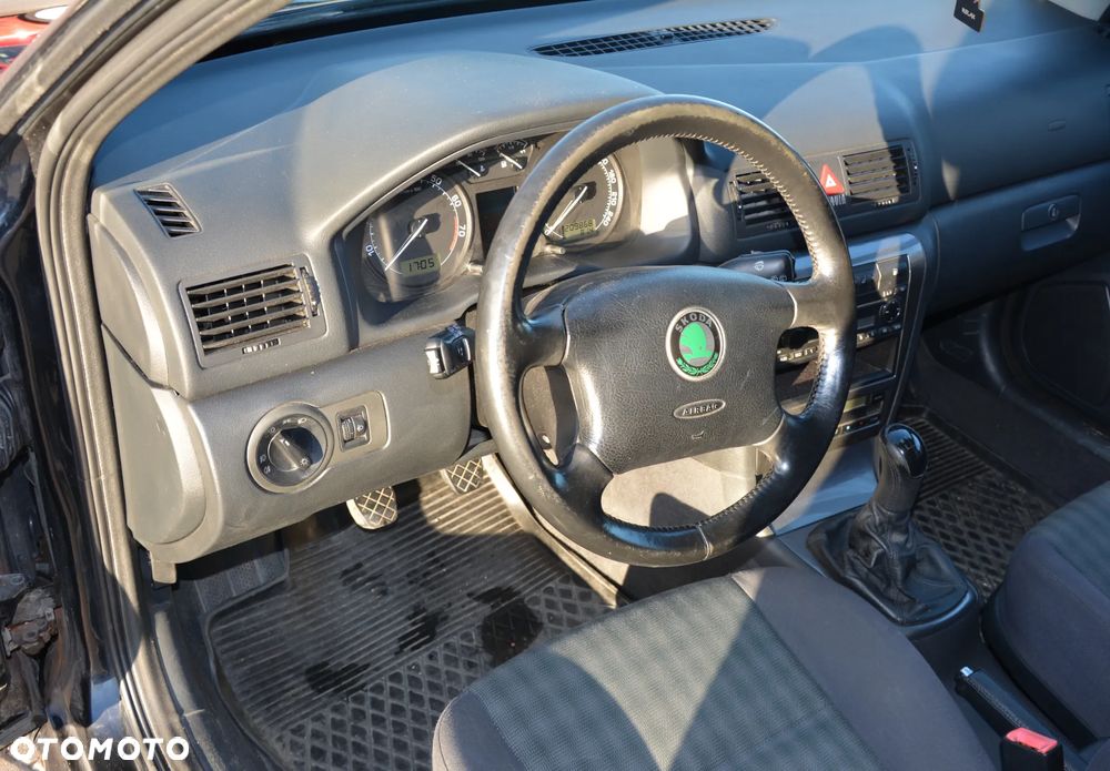 Skoda Octavia 1.6 Combi - 13