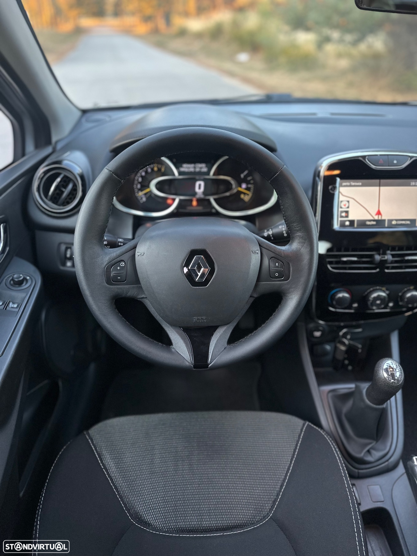 Renault Clio 0.9 TCE Limited - 28
