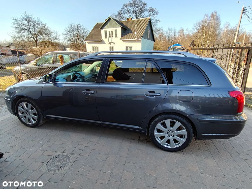 Toyota Avensis 2.0 D-4D Sol plus+NAVI - 11