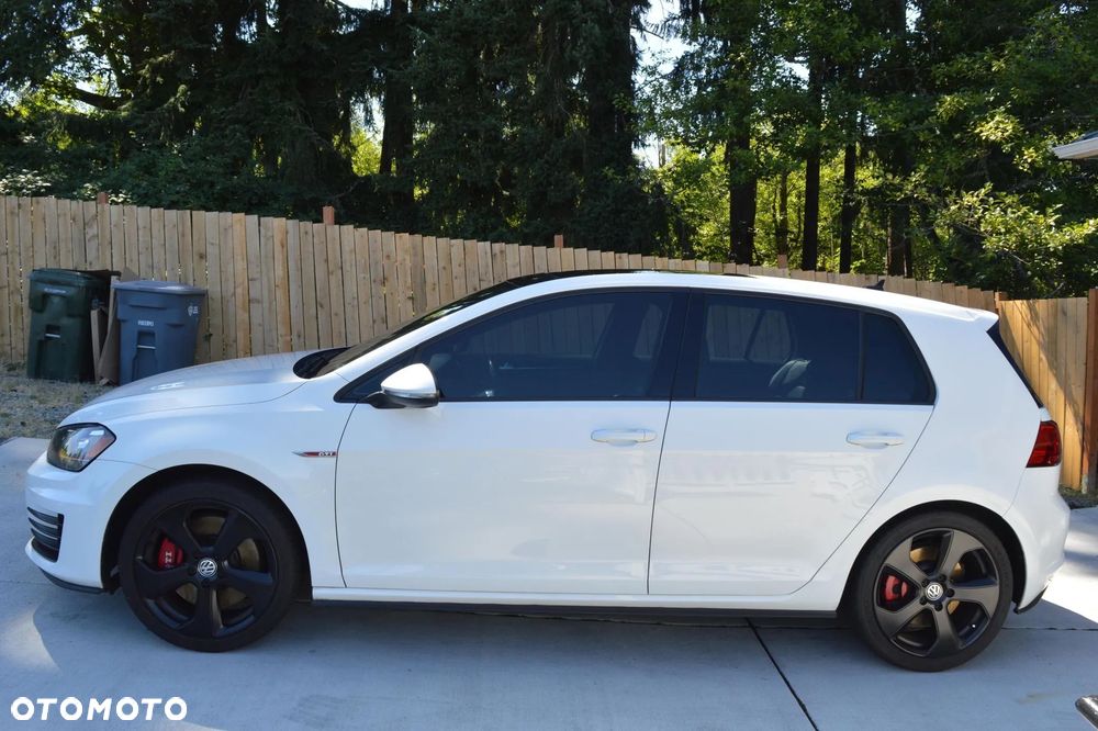 Volkswagen Golf GTI (BlueMotion Technology) DSG - 4