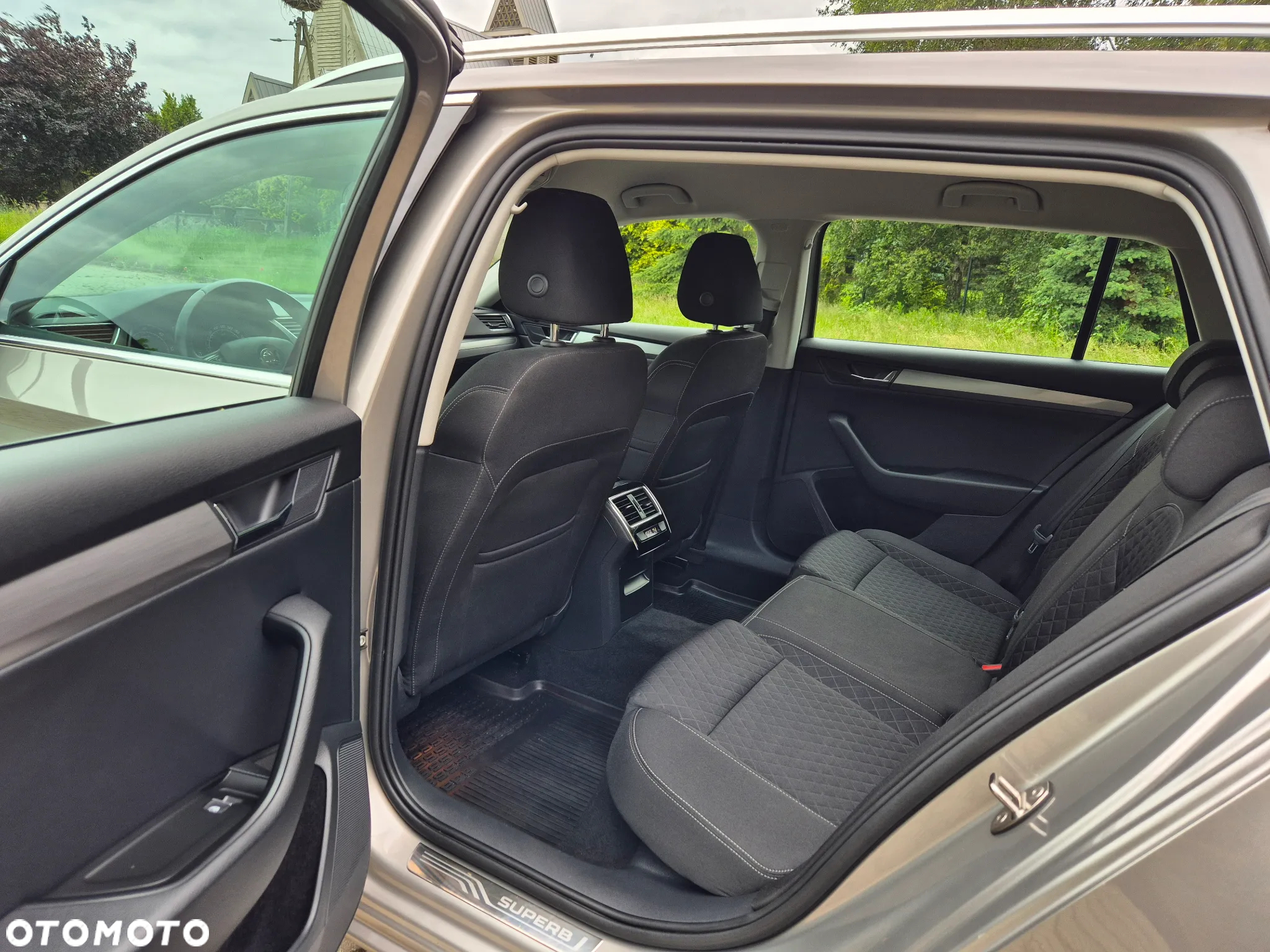 Skoda Superb 2.0 TDI Premium Edition - 25
