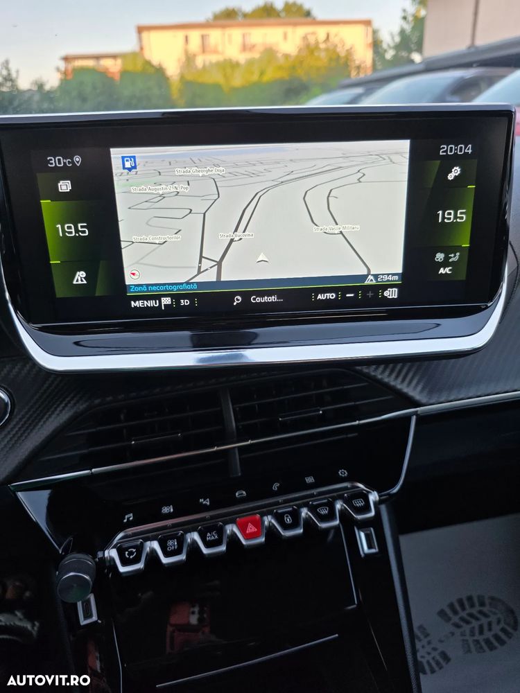 Peugeot 2008 PureTech 130 EAT8 GT - 27
