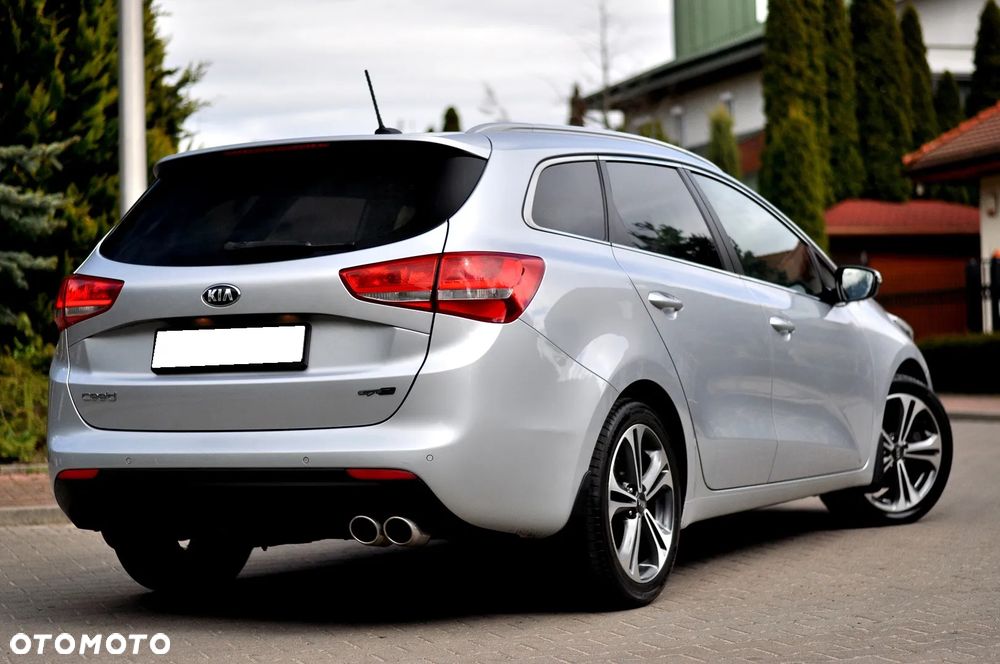 Kia Ceed 1.6 CRDi 136 ISG GT Line - 10