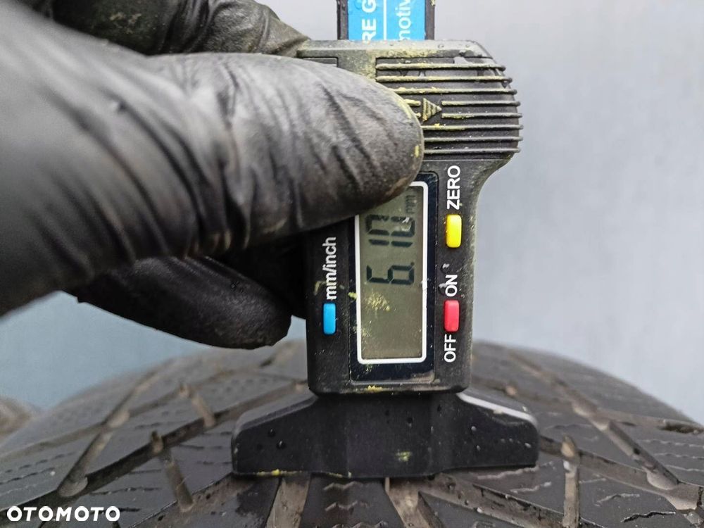 225/55R19 Yokohama Bluearth Winter V905 komplet opon zima 6,6mm - 6