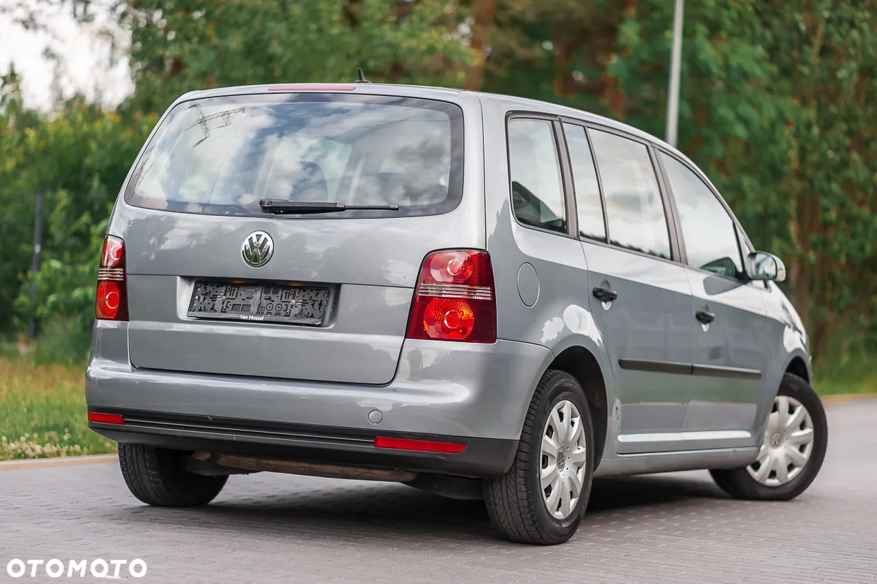 Volkswagen Touran 1.6 Conceptline - 38