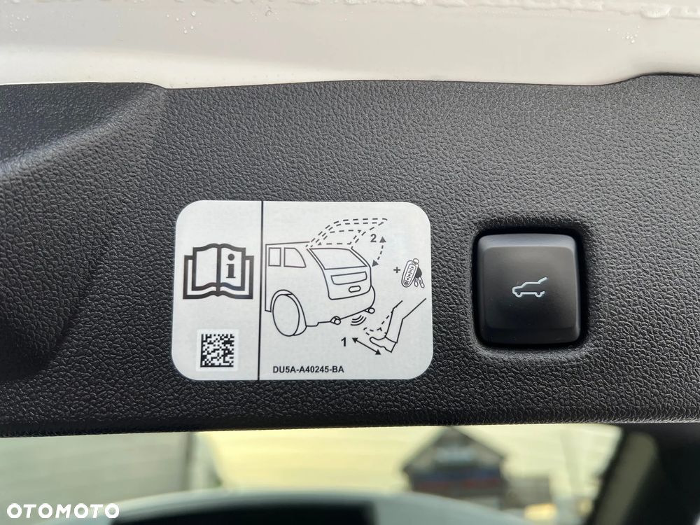 Ford Kuga 2.5 Duratec FHEV 4x4 TITANIUM - 17