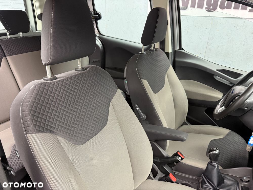 Ford Tourneo Courier - 11