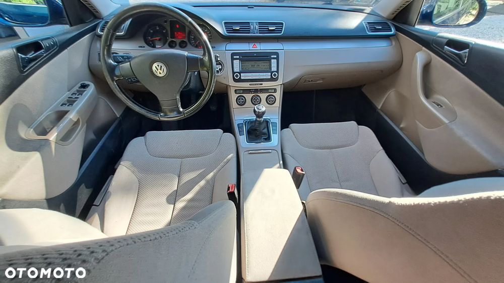 Volkswagen Passat 2.0 TDI Comfortline - 10