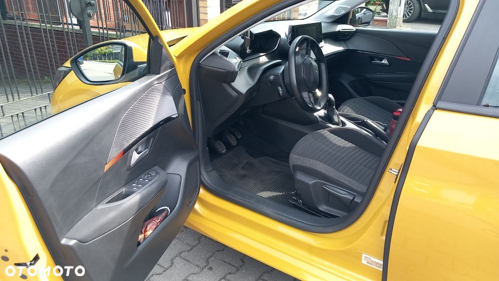 Peugeot 208 - 5
