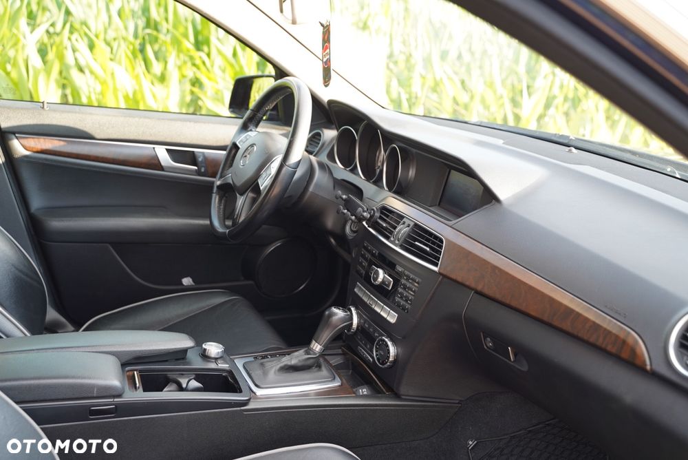 Mercedes-Benz Klasa C 350 CDI BlueEff Elegance 4-Matic - 13