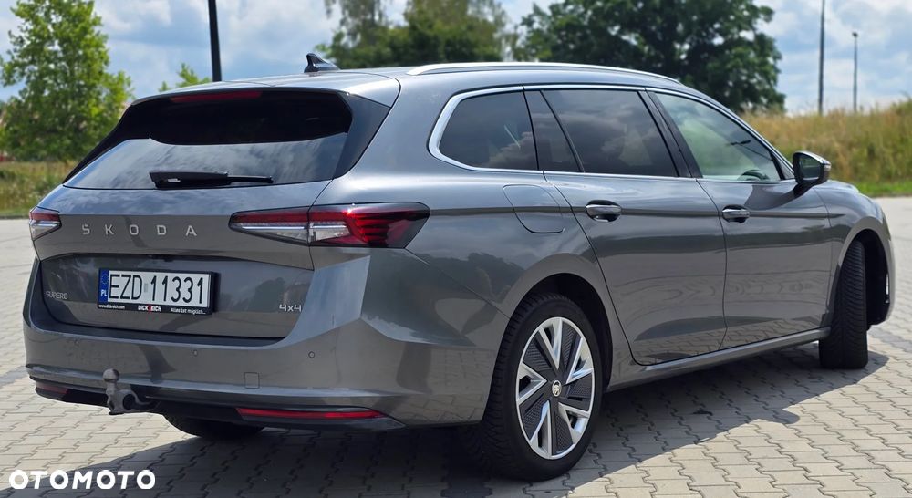 Skoda Superb 2.0 TDI SCR 4x4 Drive DSG - 2