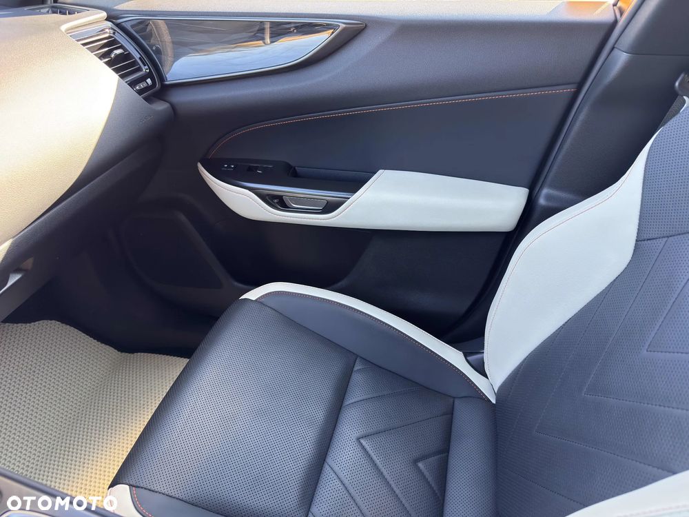 Lexus NX - 11