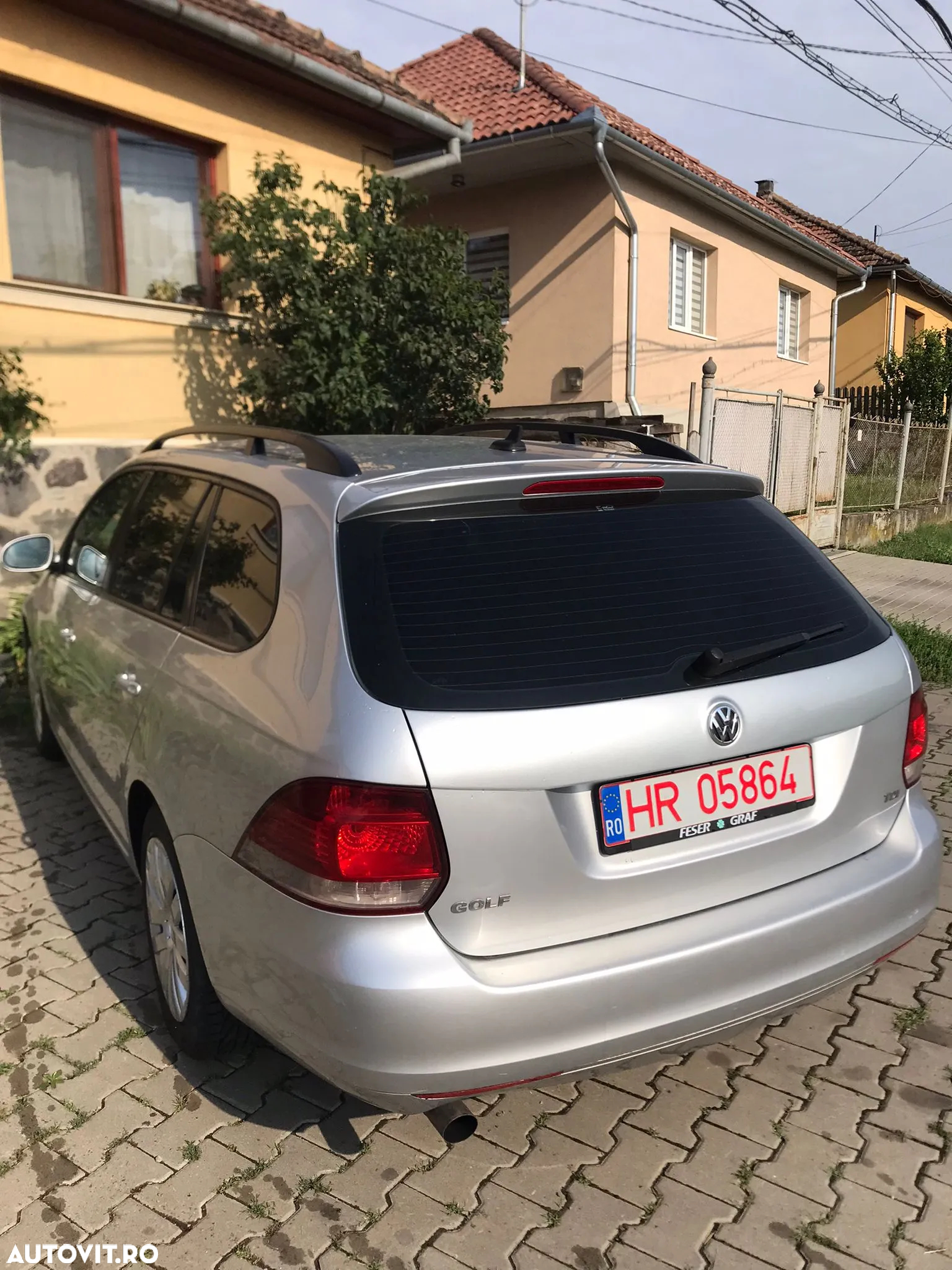Volkswagen Golf 1.6 TDI DPF Highline - 3