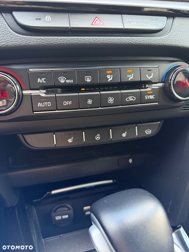 Kia ProCeed 1.6 T-GDI GT DCT - 33