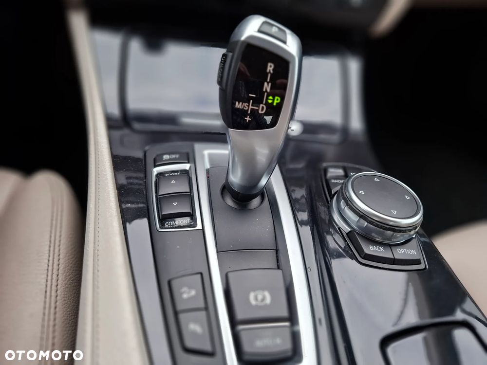 BMW Seria 5 525d xDrive - 20