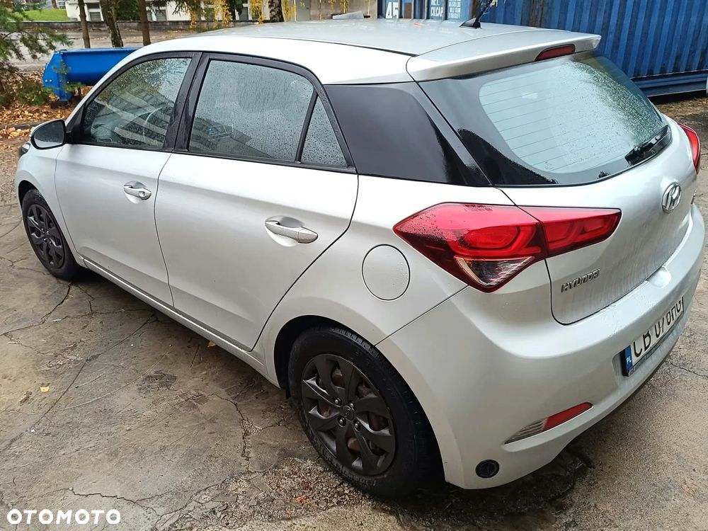 Hyundai i20 - 15