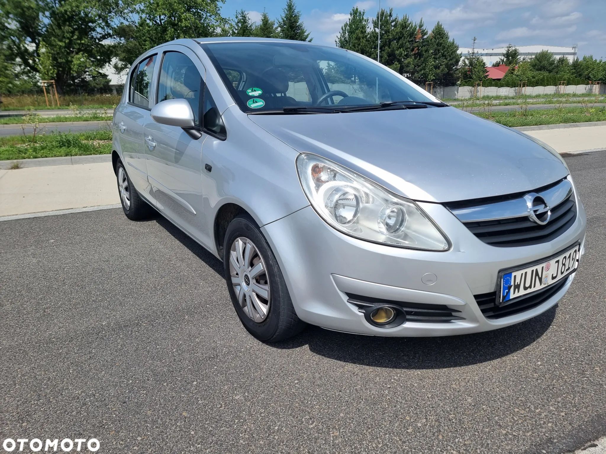 Opel Corsa 1.2 16V Color Edition - 1