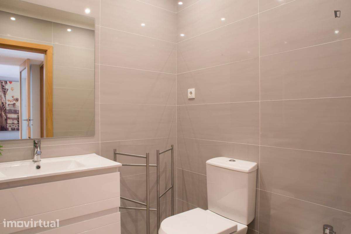 Apartamento com 1 quartos - localizado em Cedofeita Porto - Grande imagem: 2/15