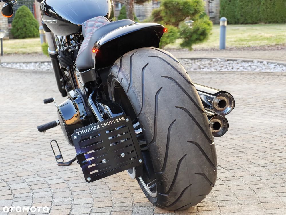Harley-Davidson Softail Breakout - 19