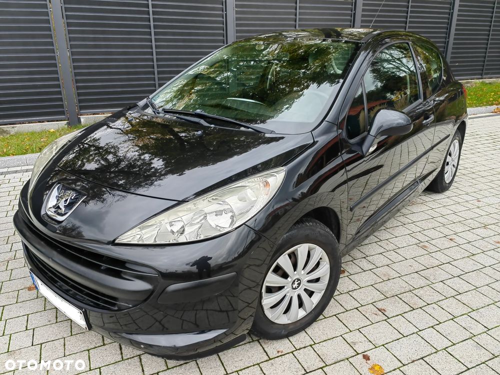Peugeot 207 - 1
