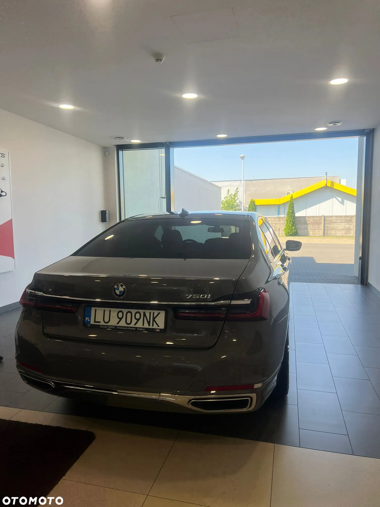 BMW Seria 7 750i xDrive - 6