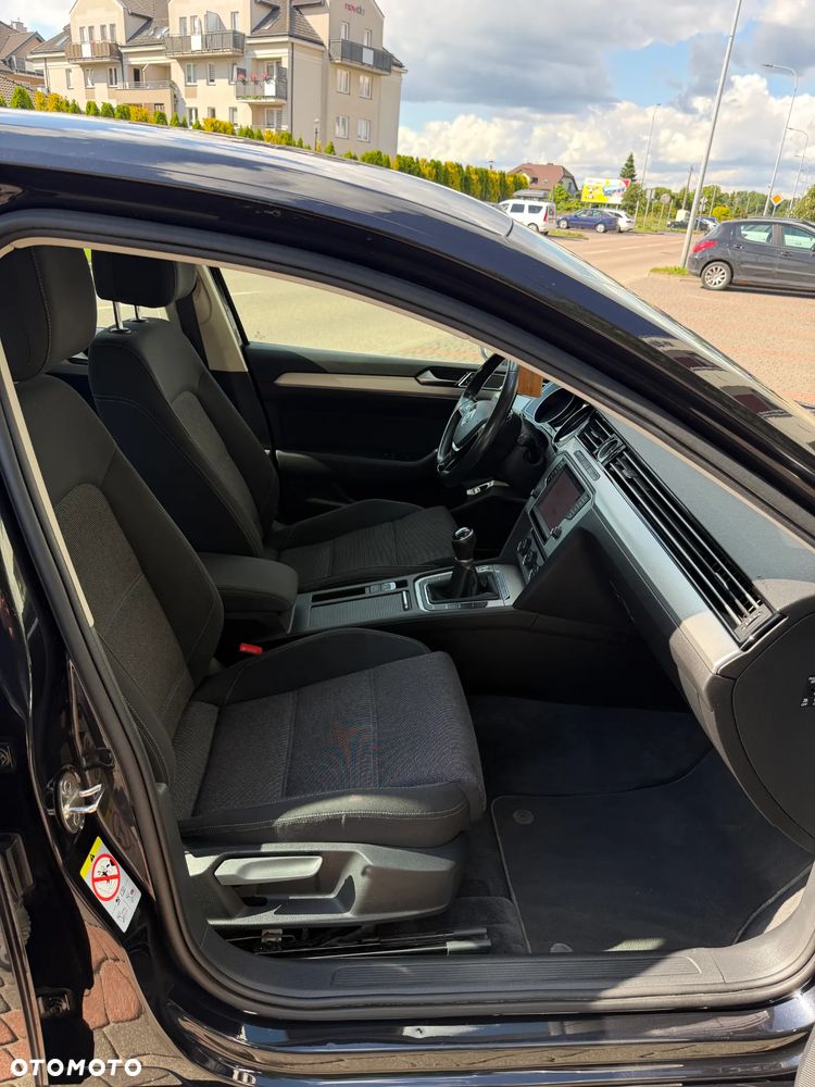 Volkswagen Passat 2.0 TDI BMT Trendline - 13