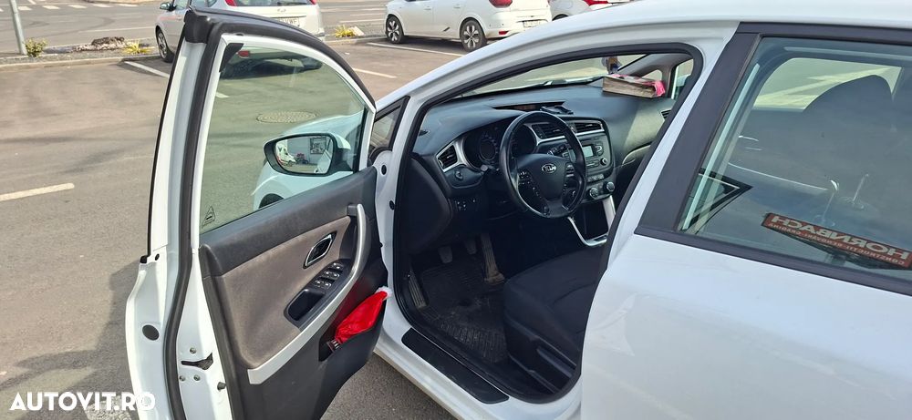 Kia Ceed - 13